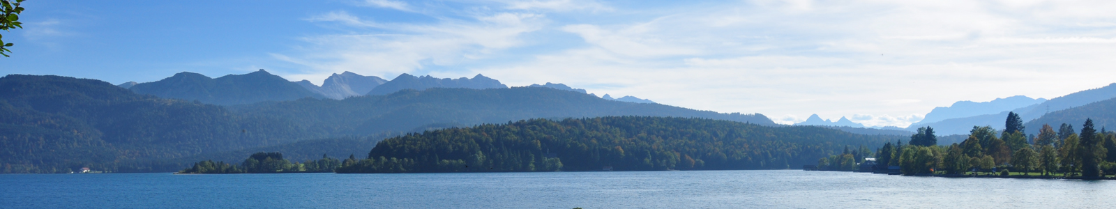 Im Voredergrund ein See, im Hintergrund Berge ©Preuss